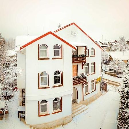 Pensiunea Nicolas Sinaia Buitenkant foto